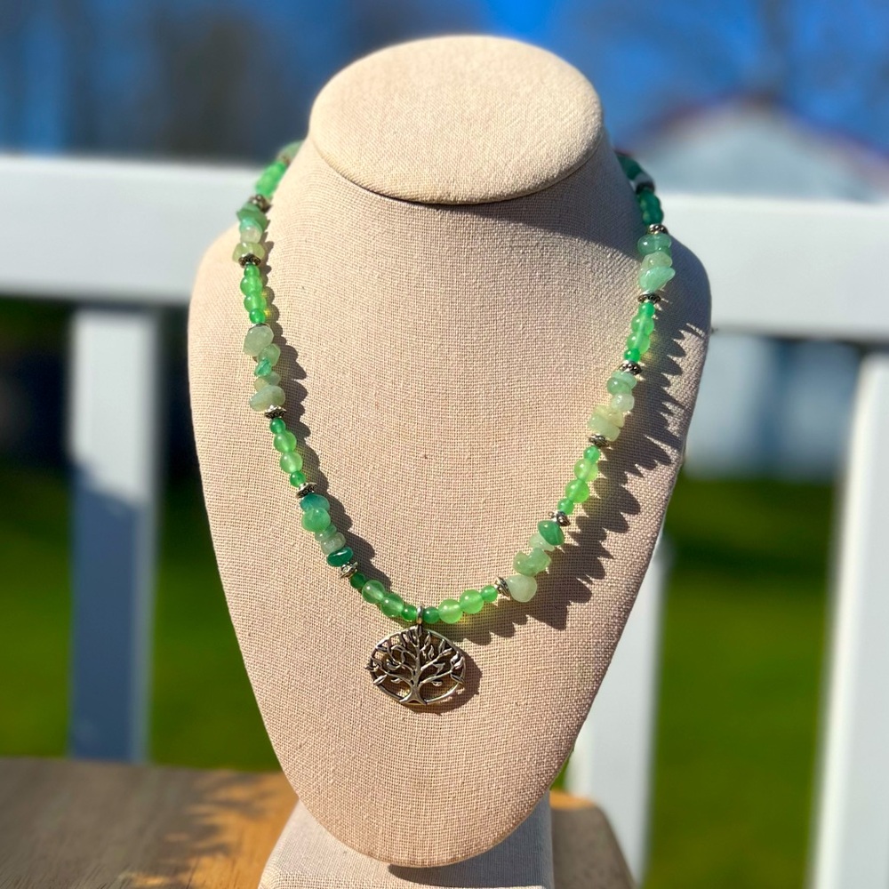 Beaded and Natural Stone Necklace Beautiful Natural Looking Boho Beauty Jewelry - Picture 4 of 4